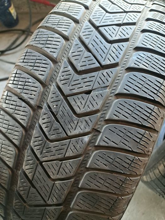 4 anvelope iarnă 235 65 r17 Pirelli
