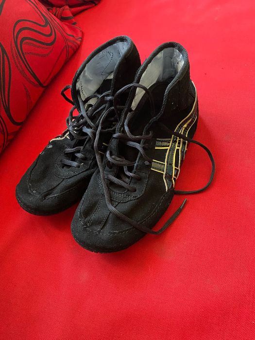 Продавам ASICS tiger 41 номер