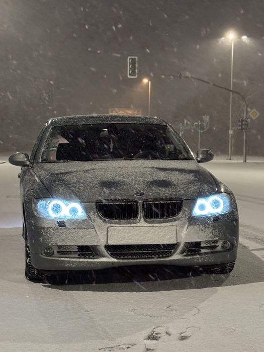 Vând bmw E90 320D
