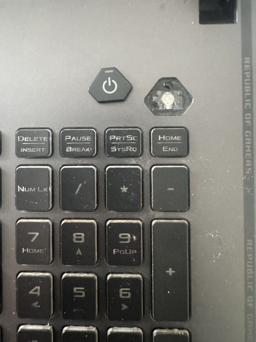 Laptop gaming :  Asus rog strix G814JU 18 inch