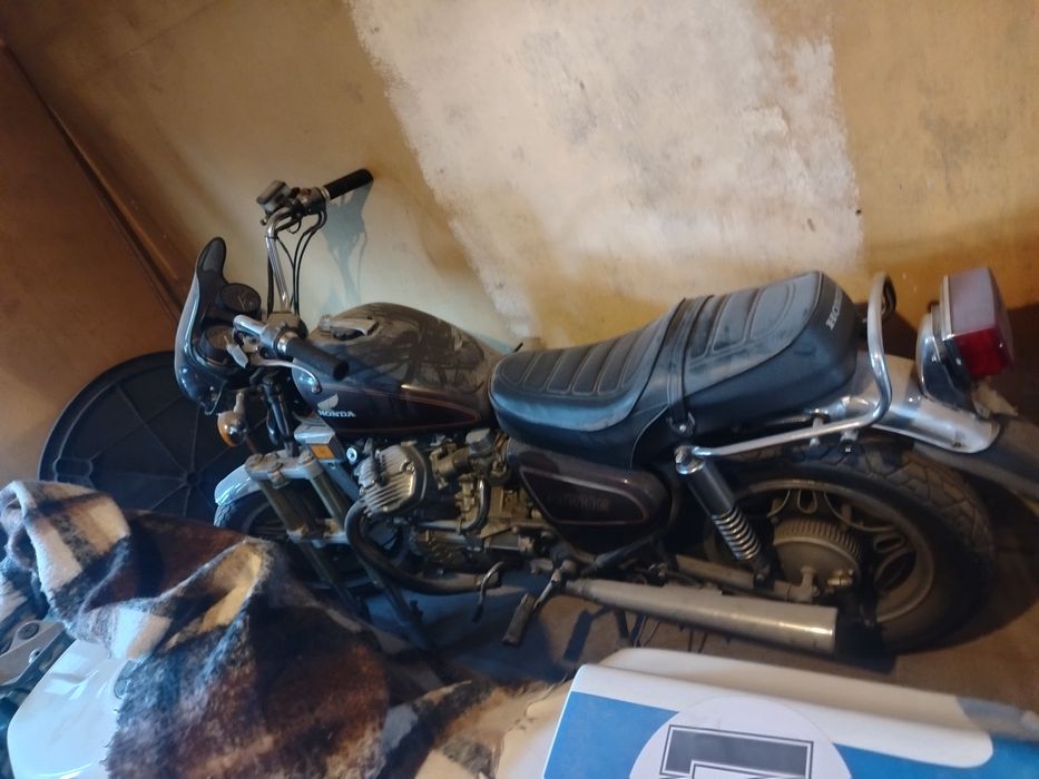 Vând Honda CX 500 piese