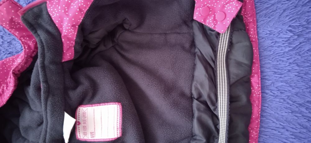 Продам куртку на девочку