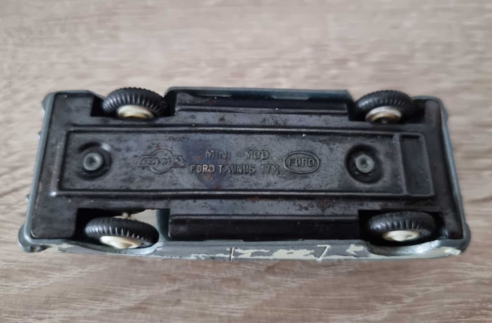 Se vinde macheta Ford Taunus Gama model