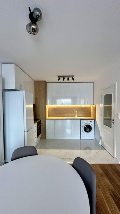 Дава се под наем Двустаен апартамент в Пловдив, Тракия - 72 кв.м за 434 € - Снимка #2