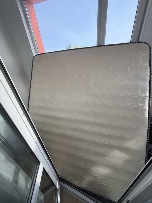 Продам бу матрас в хорошем состоянии