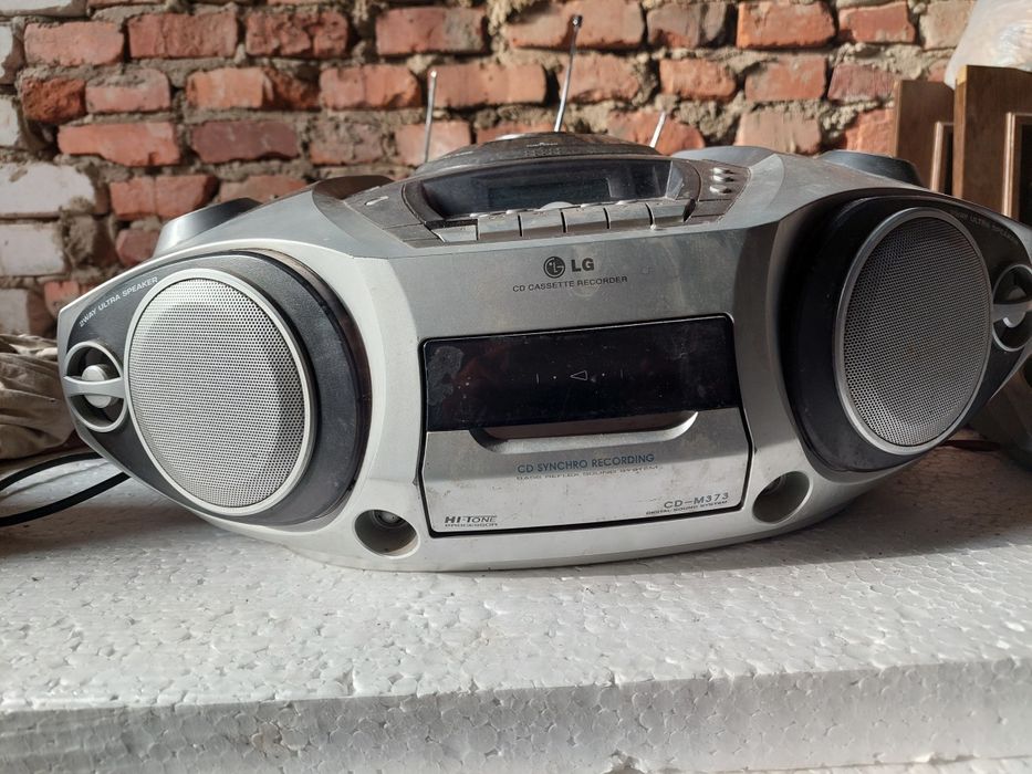 Магнитофон,проигрыватель,роутеры