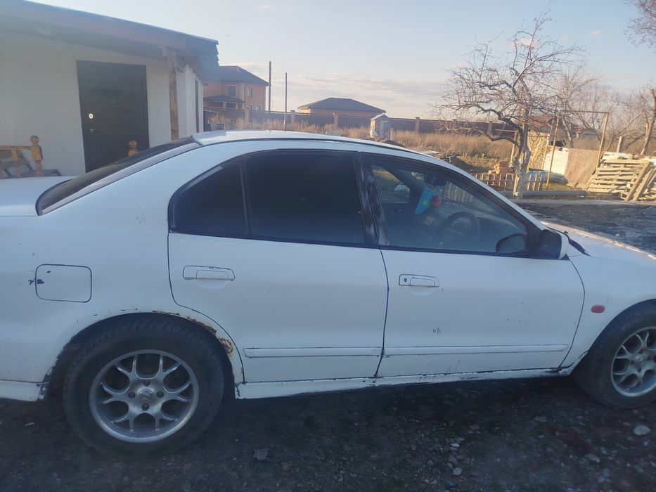 Митсубиси галант 8