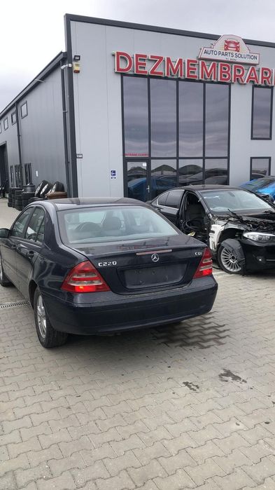 Dezmembram Mercedes-Benz C220 2.2 CDI an fabr. 2003