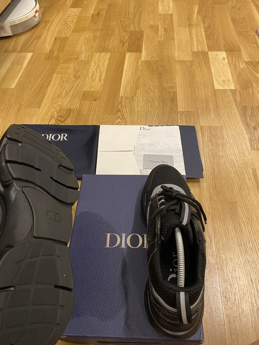 Dior b22.