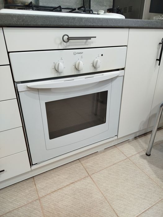 Духовка и варочная поверхность