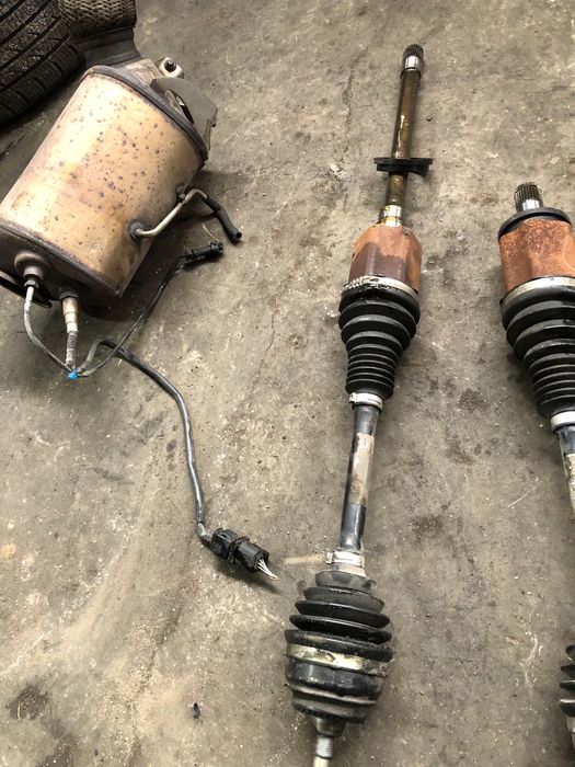 Предни полуоски бмв ф10/11 530хд 258 ( poluoski bmw f10/11 530xd 258hp