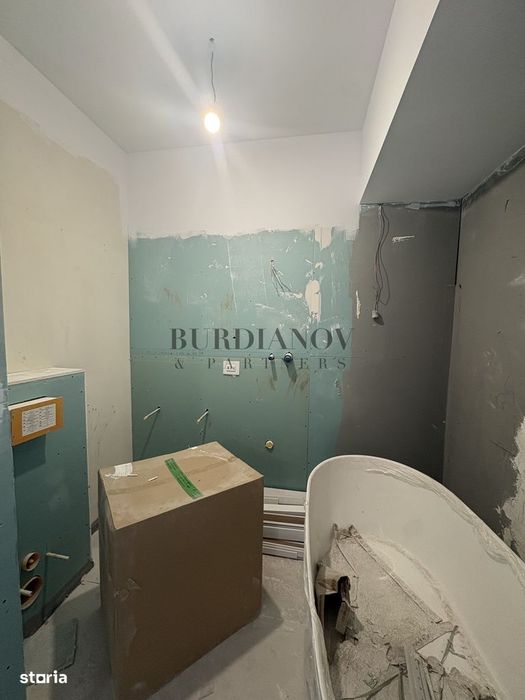 Apartament cu 3 camere - două băi - Etalon Lacul Morii - Vedere Lac