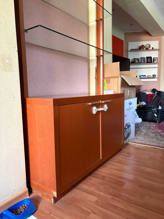 Книжный шкаф с открытыми полками