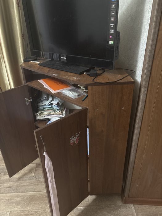 Угловая тумба под телевизор