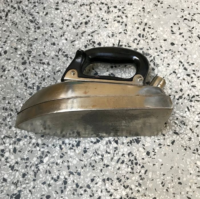 Българска електрическа ютия, модел “Ракета”