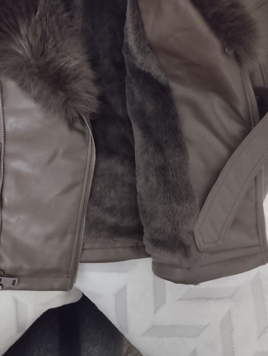 Ново дамско кожено яке