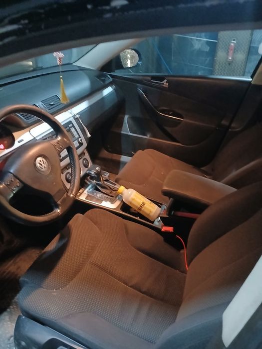 Vând Volkswagen passat b 6