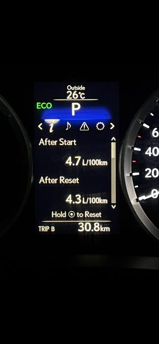 Lexus Is300h пълна сервизна история