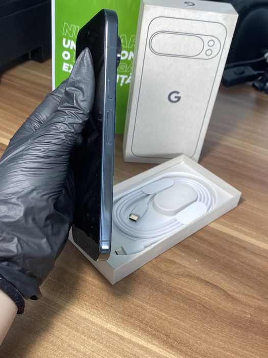 Google Pixel 10 Pro XL • 256 GB • Black