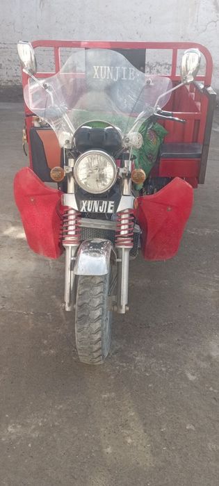 Benzinli scuter xunjie