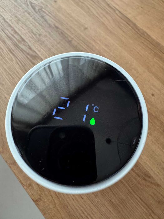 Смарт термос с лед екран за показване на температура