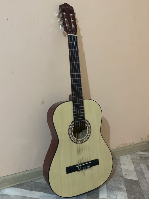 Гитара за 40000 тенге