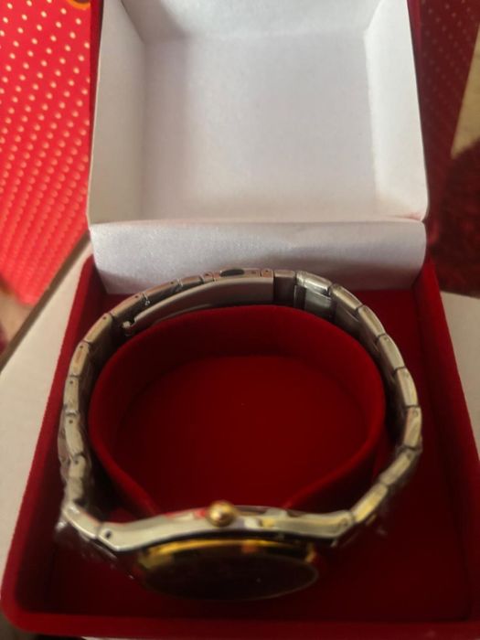 Продаются мужские часы