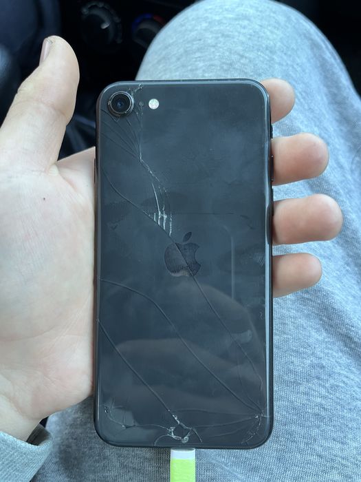 Айфон SE продам