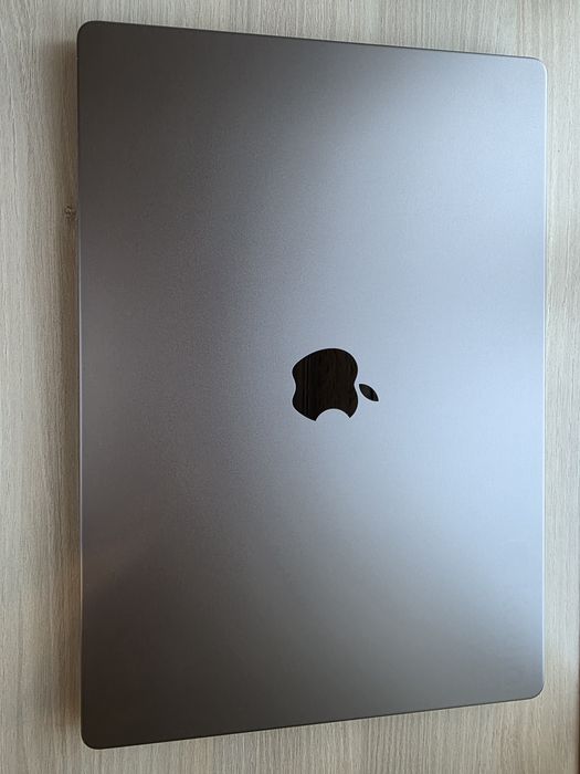 Macbook M1 Pro 16 inch, 16 GB RAM, 512 GB SSD
