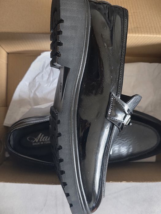 Продавам официални обувки