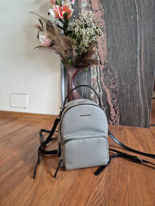 Дамски чанти и раничка-Axel, D.Jones, Vera