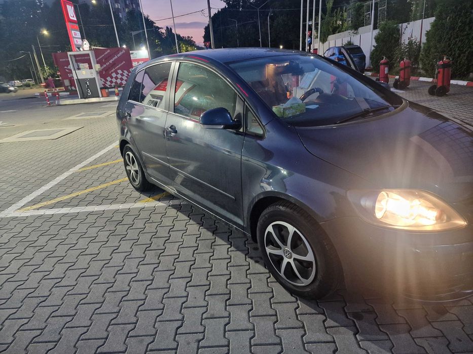 Wv golf 5 plus 1.4 benzina, clima 2 zone, scaune incalzite