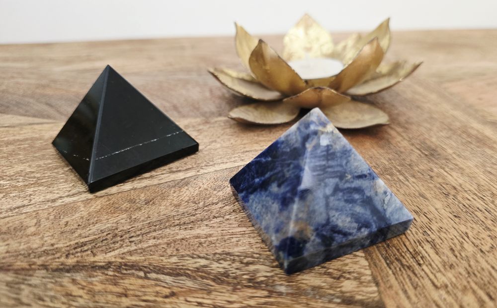 Piramina Sodalit 5cm NOUA