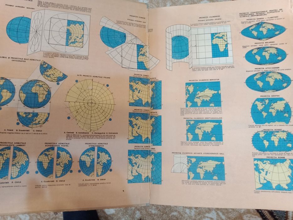 Atlasul geografic al lunii și dicționarul limbii române moderne