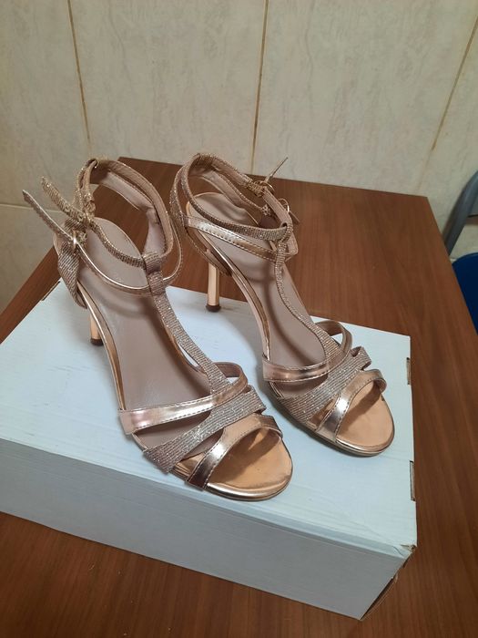 Sandale elegante nr 38