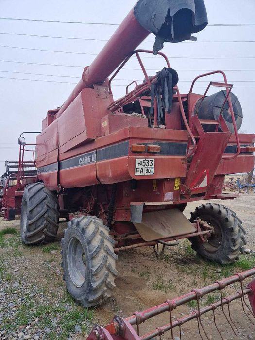 Комбайин Case 2366