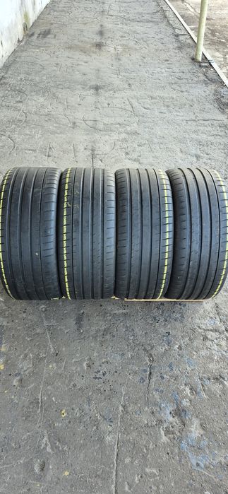 4 anvelope vara Michelin 235/35/20.Pretul este pe bucata.