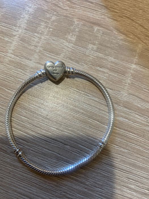 Гривна на Pandora