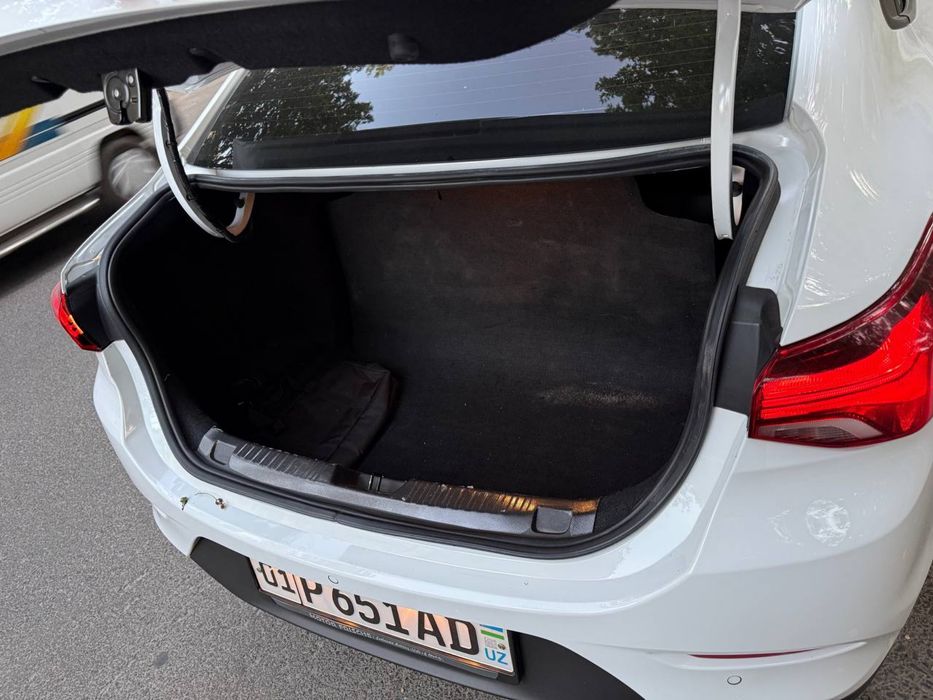 Chevrolett onix lt sedan