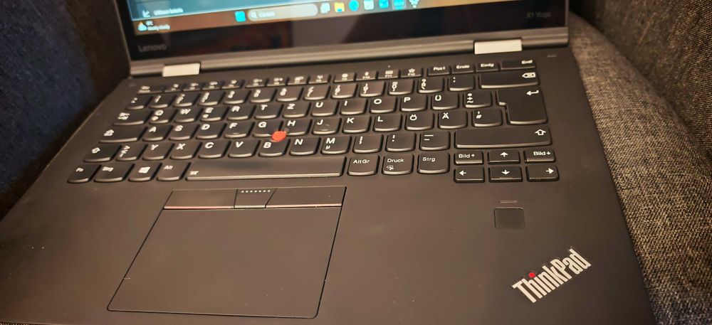 Lenovo ThinkPad  X1 Yoga  gen2 i5-7300U 8GB RAM SSD NVMe 256GB WQHD 2k Touch 2 în 1 4G/LTE – ideal pentru diagnoză, carcasă magneziu  dezmembrez