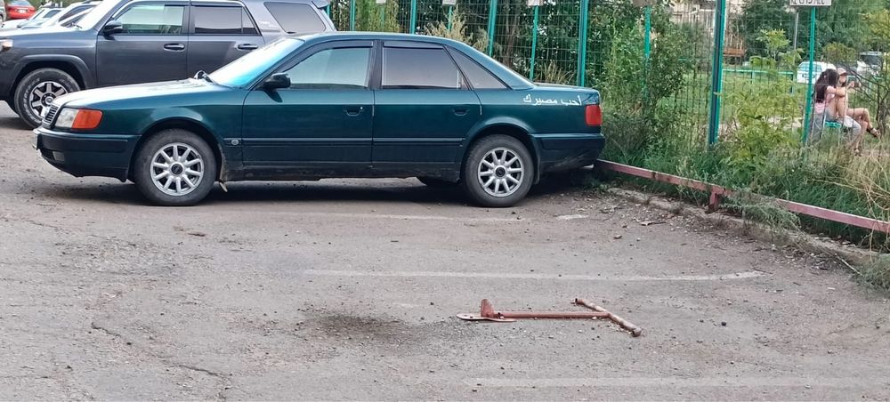 Продам машину Аудй100