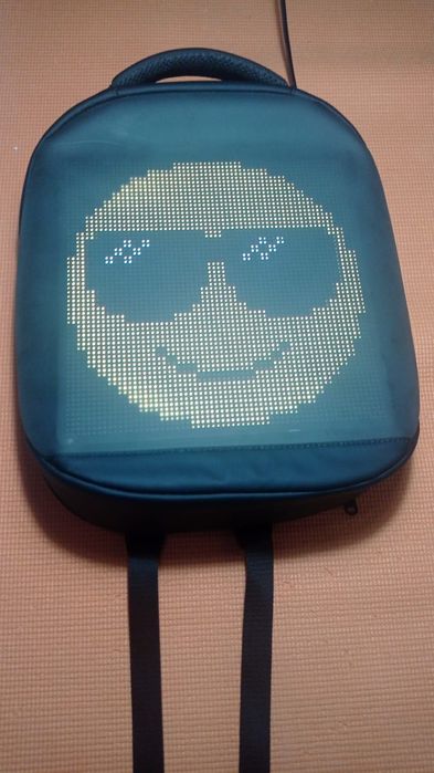 Рюкзак со светящимися смайлами