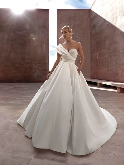 Rochie mireasa Pronovias