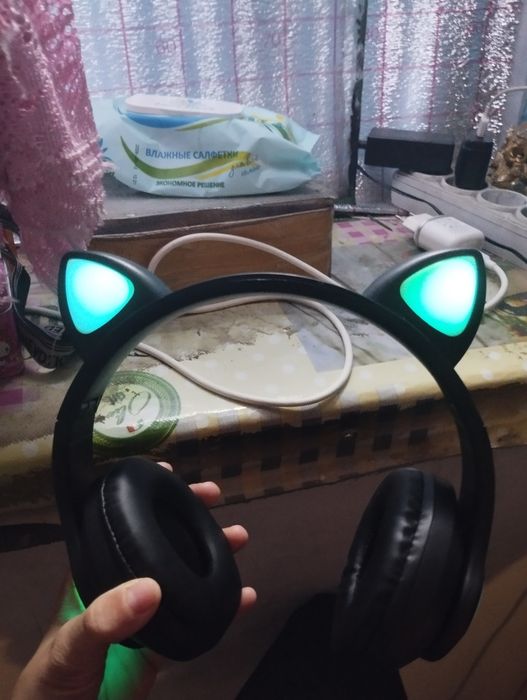 Продам наушники блютуз