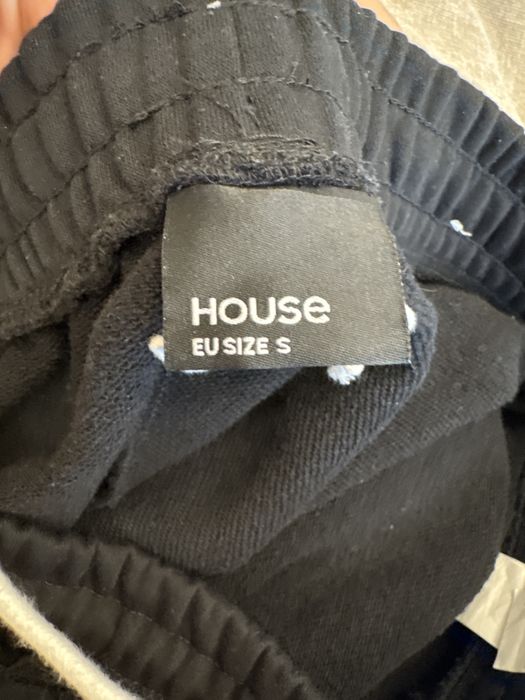 Pantaloni scurti house