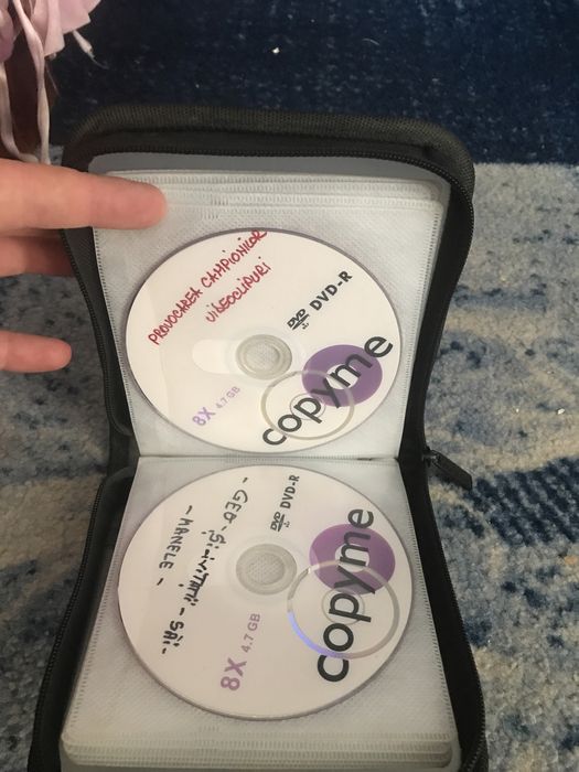 Vand set 24 cd-uri cu videoclipuri manele si populara