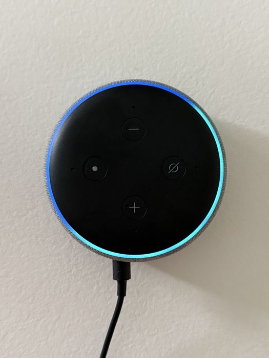 Boxa Alexa Amazon Echo Dot 3