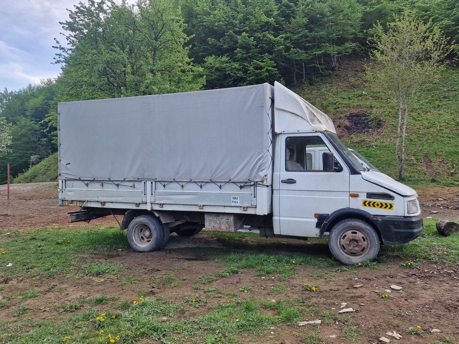 Vând camioneta Iveco Daily