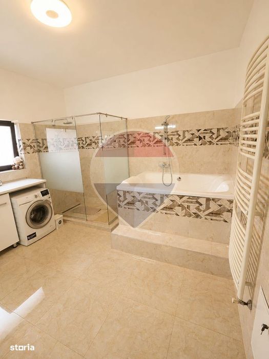Casă / Vilă cu 12 camere de închiriat în zona Fundeni
