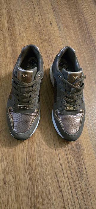 Кафяви дамски сникърси